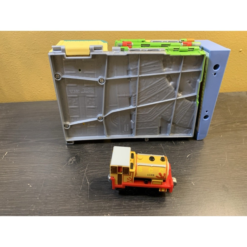 Thomas & Friends Take N Play Foldable Paint Shop and Library Play Set W/ Bill - Picture 4 of 13